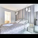 Somptueux Logement,cannes Croisette,4 Etoiles**** דירה